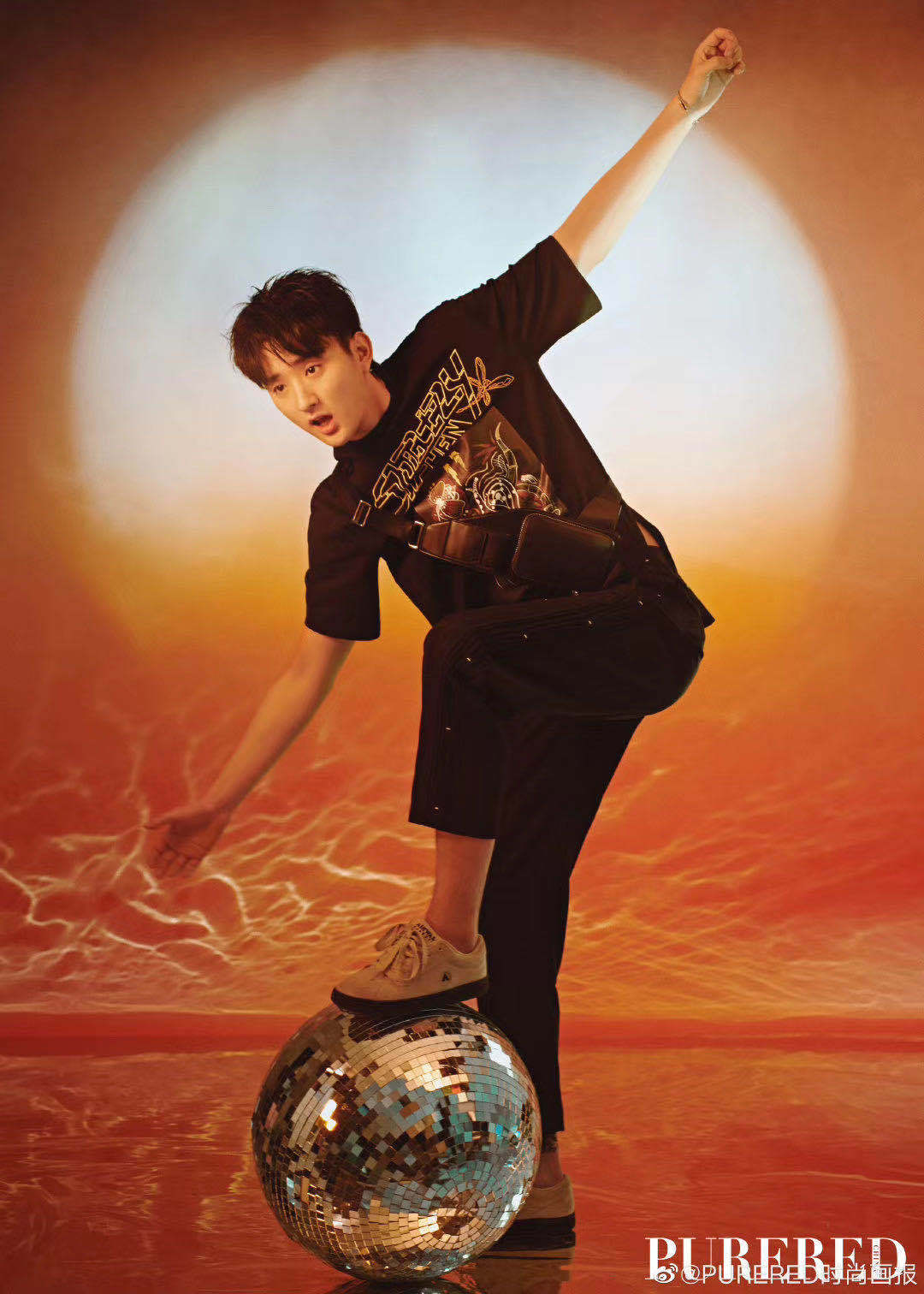 于小彤|于小彤身着休闲装 酷劲十足！