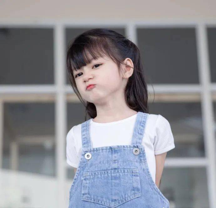 Onew|泰国6岁小萝莉凭借一组照片火爆ins，网友直呼：又来骗我们生女儿！