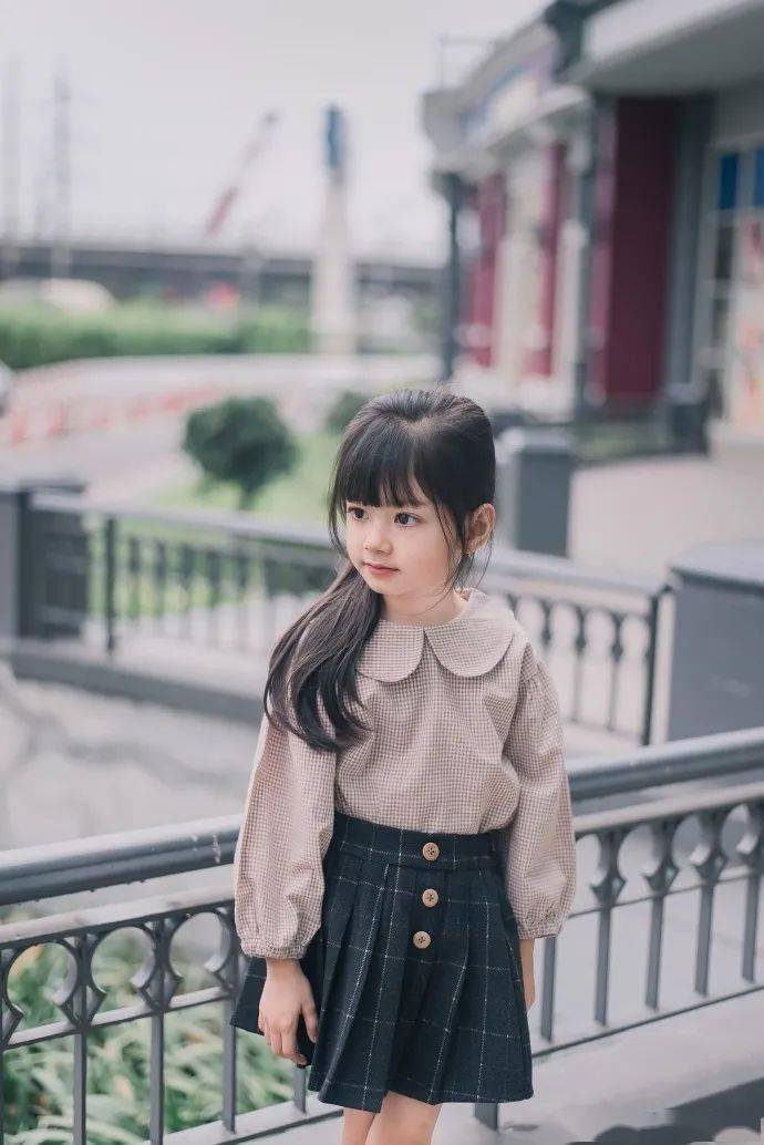 Onew|泰国6岁小萝莉凭借一组照片火爆ins，网友直呼：又来骗我们生女儿！