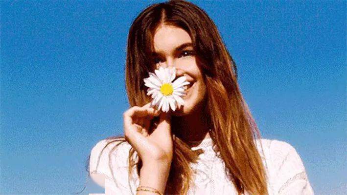 如何变成一个女生模样 87dee6376a3747299f0f0aca7b6c0916.jpeg