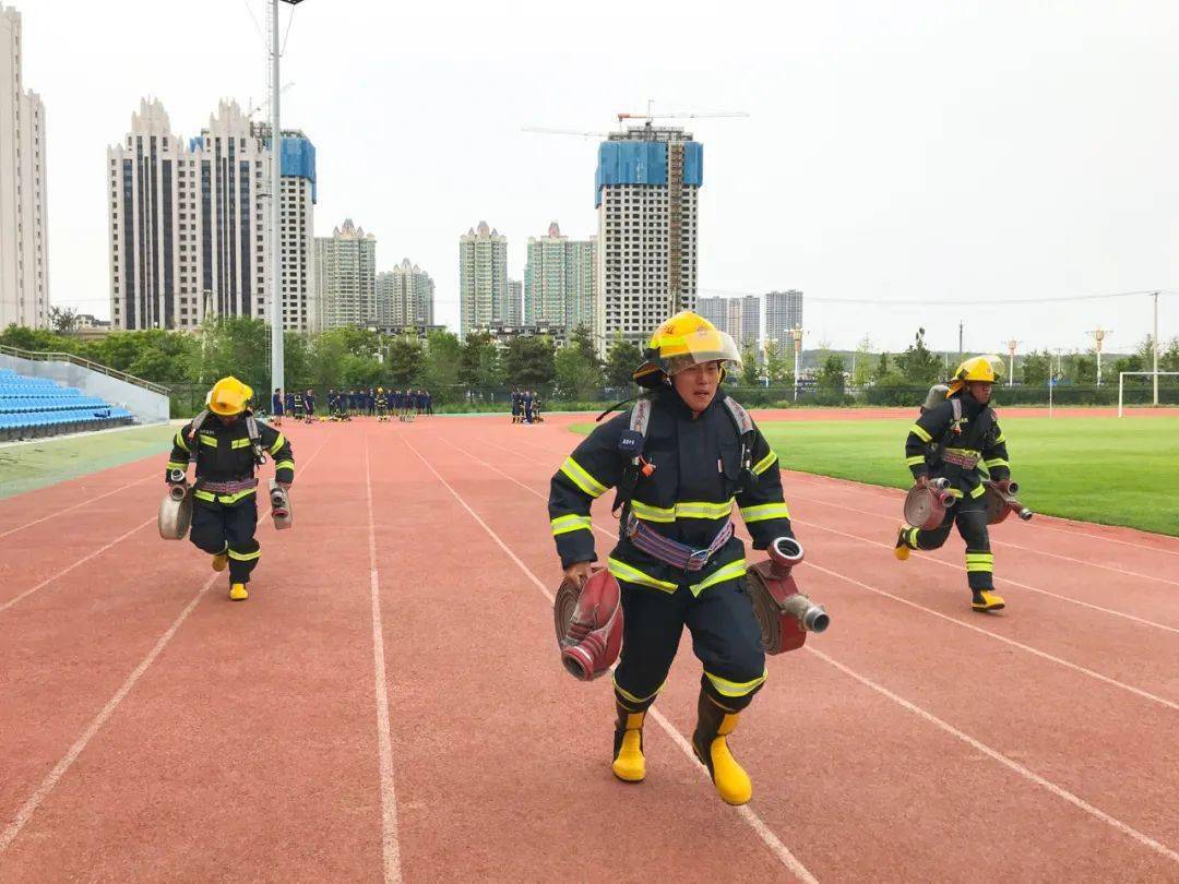 葫芦岛市消防救援支队新消防员训练成长记