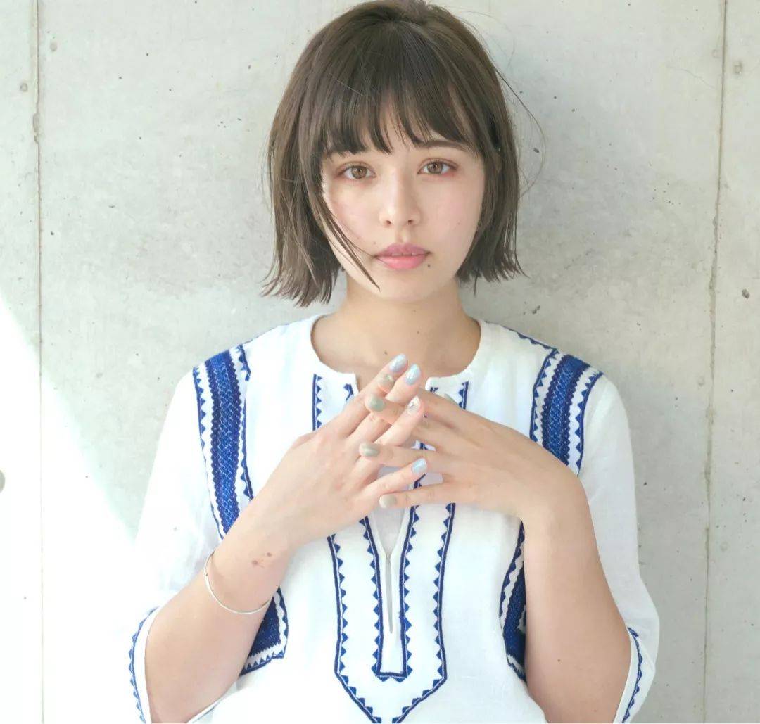 发型|22款热门日系发型告诉你：短发与刘海更配！