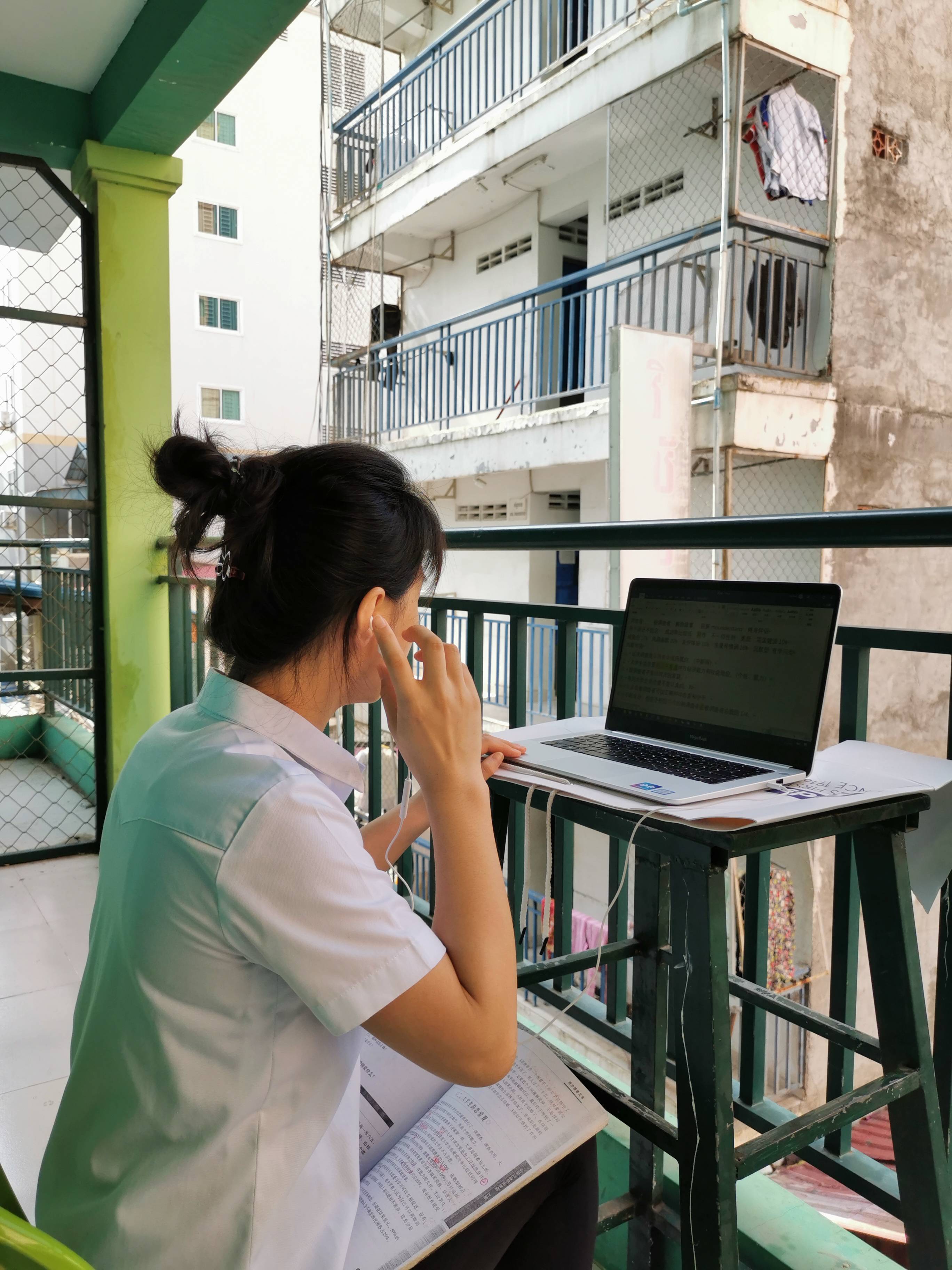 新华社|通讯：网络课堂续起柬埔寨孔子学院师生的中文情缘