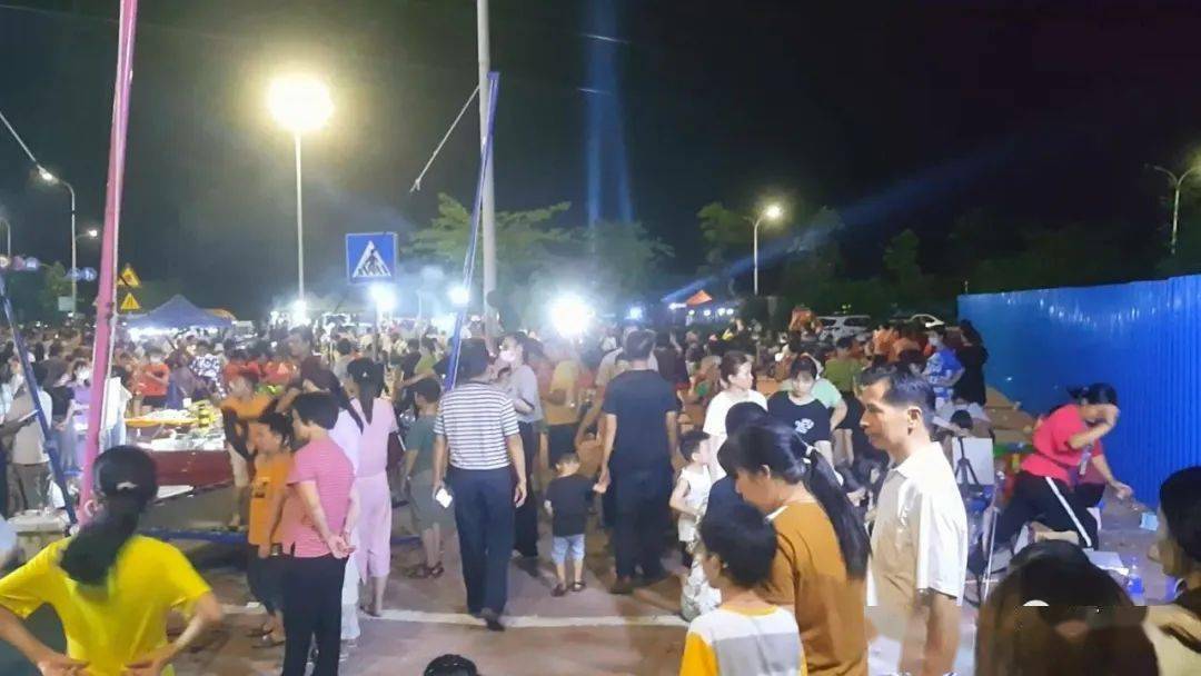 惠州惠东这条网红街,每天晚上人山人海,现场.