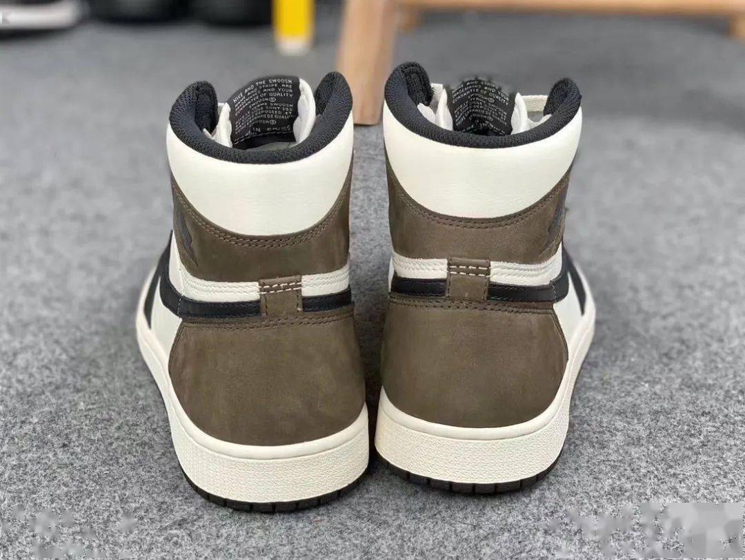 Mocha|每日鞋讯 | ?Air Jordan 1 High OG「Dark Mocha」配色最新实物照曝光