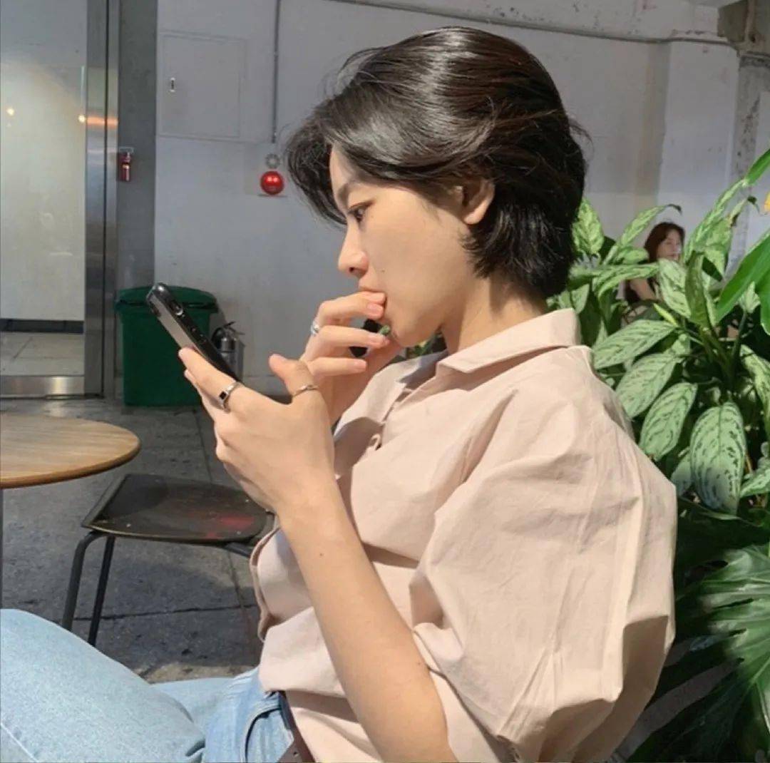 长相|长相不讨喜的女生，都有什么特点？