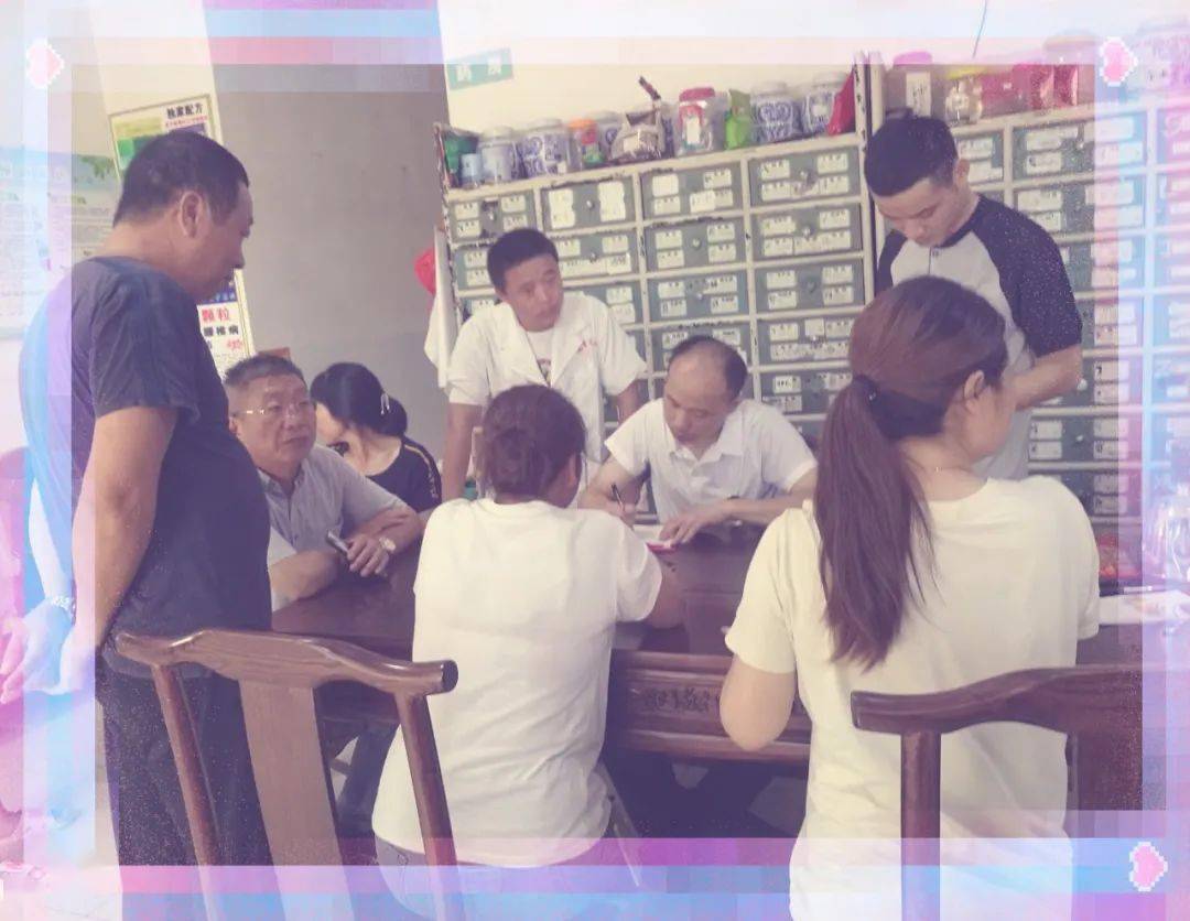 7月2日,湖南伏羲门中医专家团队来到衡阳李向前基层诊所开展义诊活动