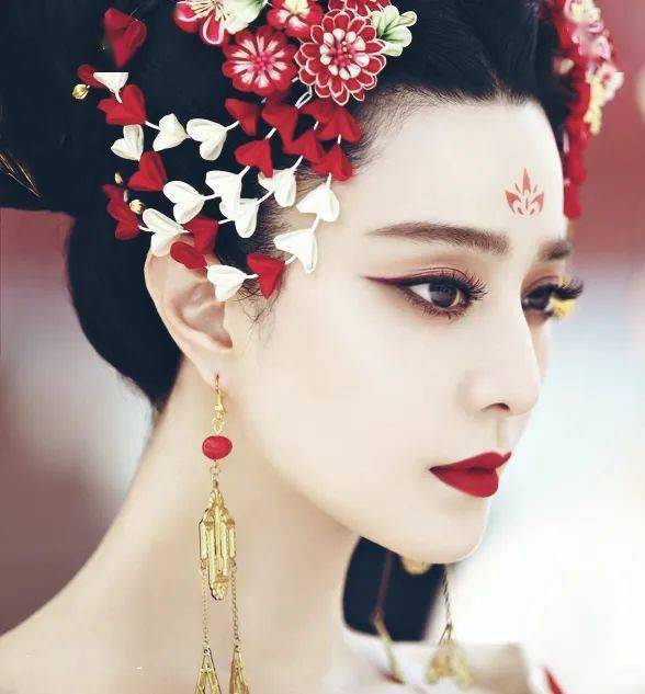 陈道明|被陈道明称赞的女人,再也看不到她的美丽…