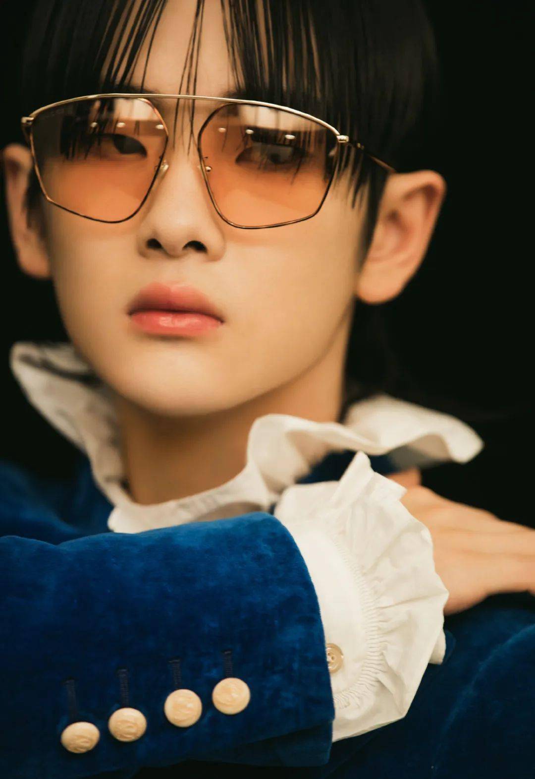 发型|王一博又解锁了新妆发？我宣布男明星在美容方面比女生还用力！