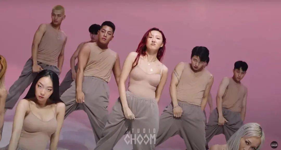 脸蛋|没有一张“漂亮”的脸蛋，却重新定义了美