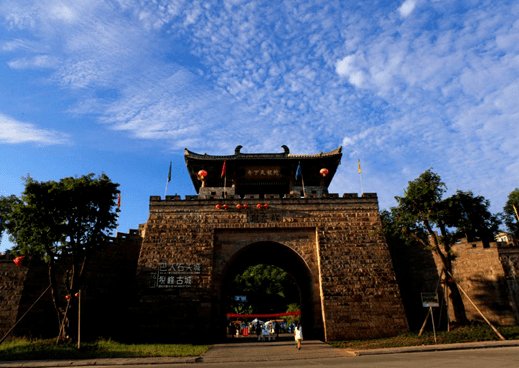 神龙山巴人石头城