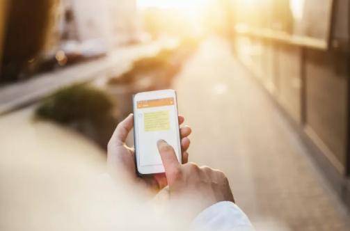 操作|莫名被贷款6万！原是将手机......