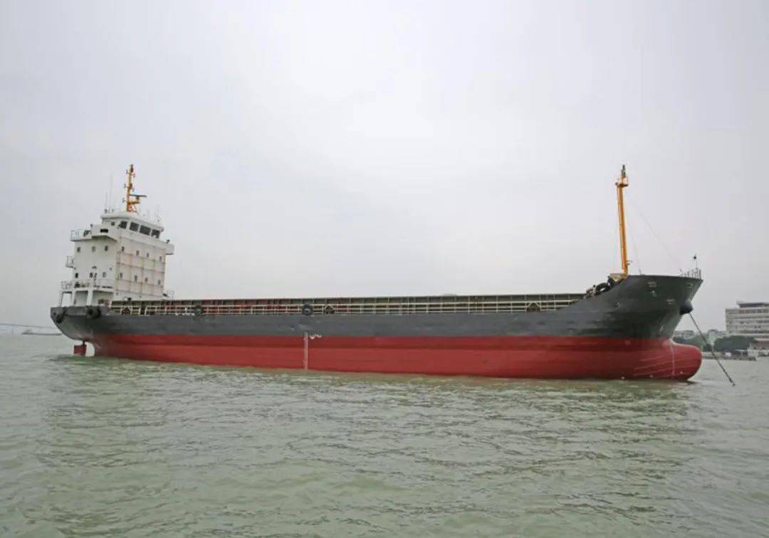 买卖】出售2012年造1700吨(155teu)集装箱船/求购4000-5000吨干散货船