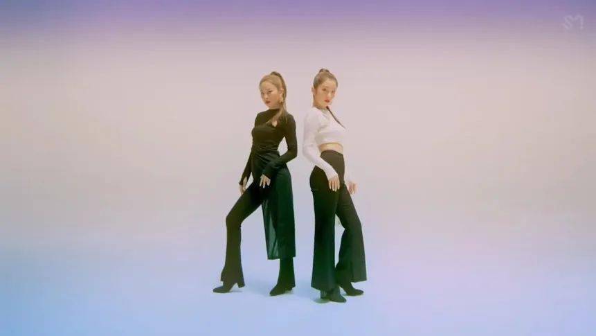 单眼皮|裴珠泫&姜涩琪小分队营业！谁说单眼皮没有春天？