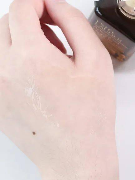 小棕|肌肤年轻7分靠后天，硬核抗老精华全新第七代小棕瓶横空出世！