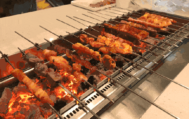 宜宾|特色五花肉+多种荤素烤串+凉拌毛豆+汤包+红糖冰粉~宜宾烤串品牌，正宗川味~【大版烤五花】仅58元享2-3人餐