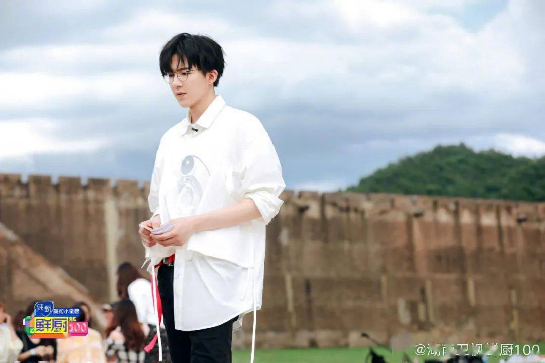 刘宇宁|原来天生的帅哥脸也会被祖传的法令纹困扰着