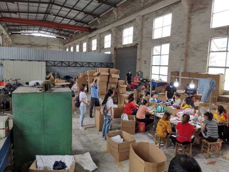 周智灵|限量款“蒂芙尼”联名篮球只卖7折？一制假工厂被捣毁