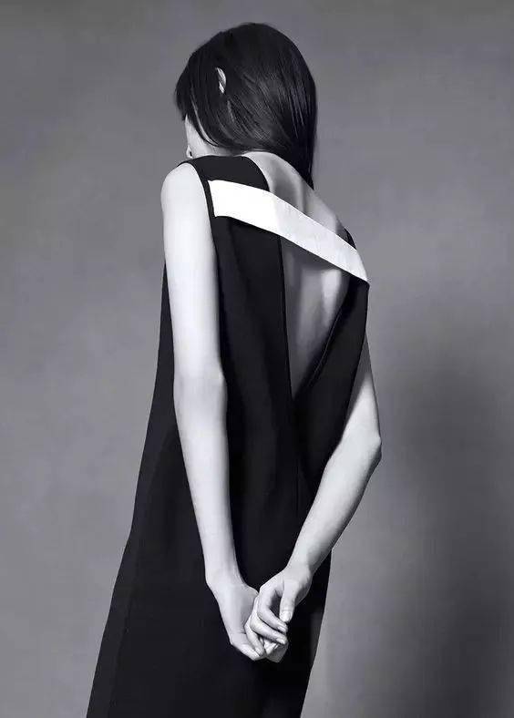 服装|时装秀场上美到窒息的"背影杀杀杀杀手"?神仙设计师俘获芳心的秘诀就是不放过任何一个细节!