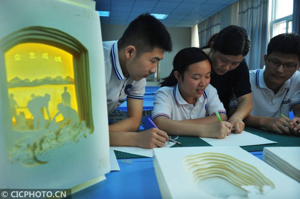 抗洪|江苏睢宁：纸艺作品致敬抗洪英雄