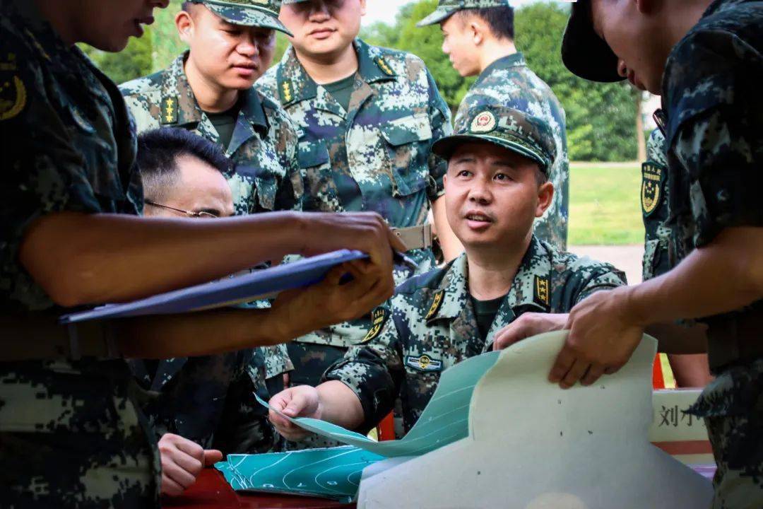 武装越野,射击,救护……直击武警部队后勤比武_考核