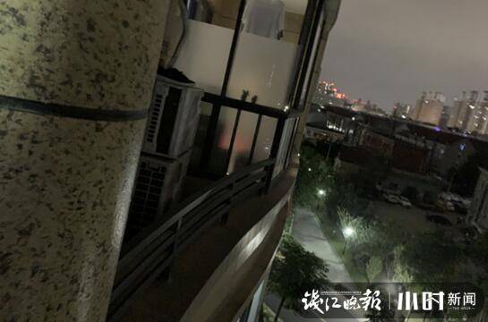 窗户|等不及了！深夜杭州某小区5楼，民警从阳台窗户翻进去救人