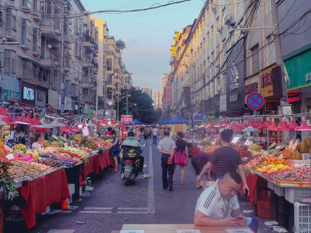 富兴夜市，有什么好逛的？_搜狐网