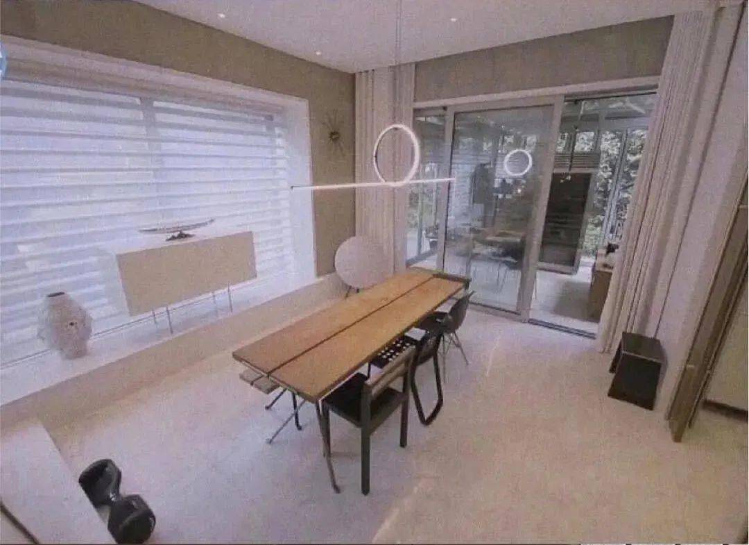 中韩|顶流男神58亿独居豪宅大曝光，中韩网友全傻眼：猫也有独卫？！