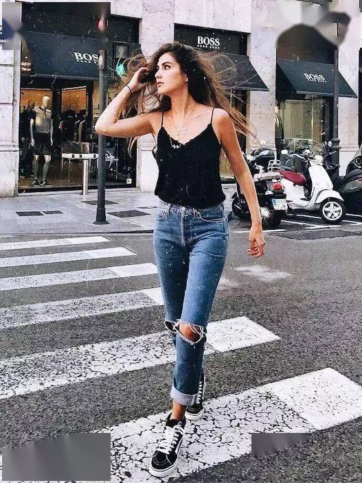 爱买|总是买买买衣服的女人,都有一颗有趣的灵魂!