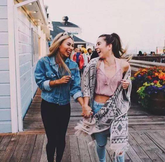 爱买|总是买买买衣服的女人,都有一颗有趣的灵魂!