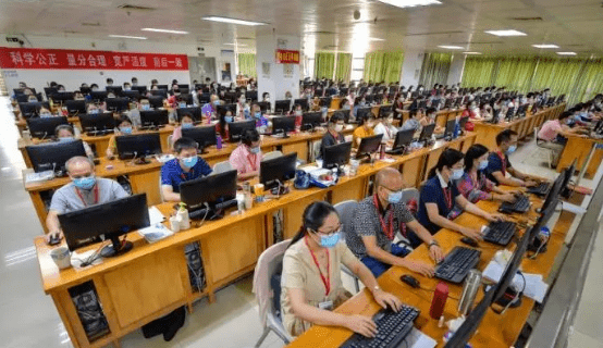 张文宏|新疆3天新增34例确诊！张文宏一句话冲上热搜；高考即将放榜！还有这些需注意~