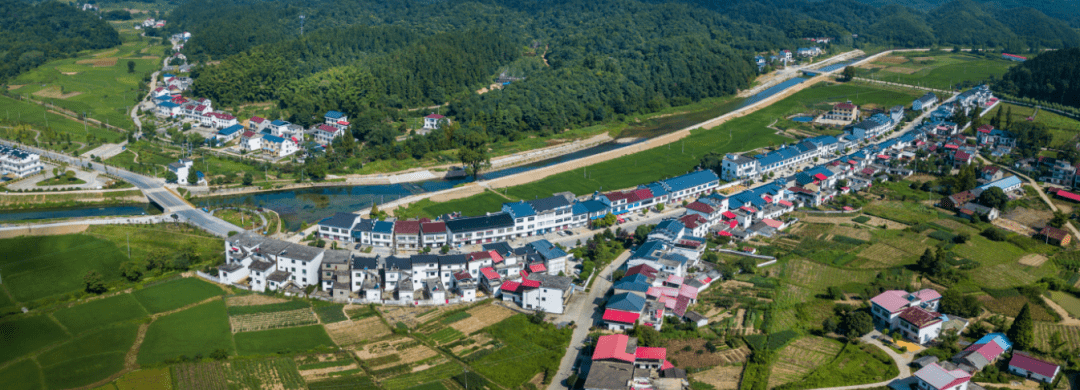 近年来,彭泽县围绕"创建生态彭泽,共建美丽家园"目标定位,深入推进