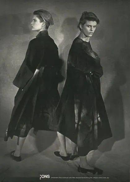 Simons|你愿意花一件单品的钱买一本品牌档案吗？