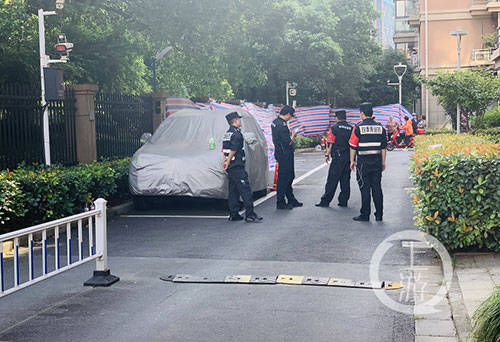 监控|杭州53岁女子离奇失踪19天续：小区已禁入外来人员 警方仍在现场排查