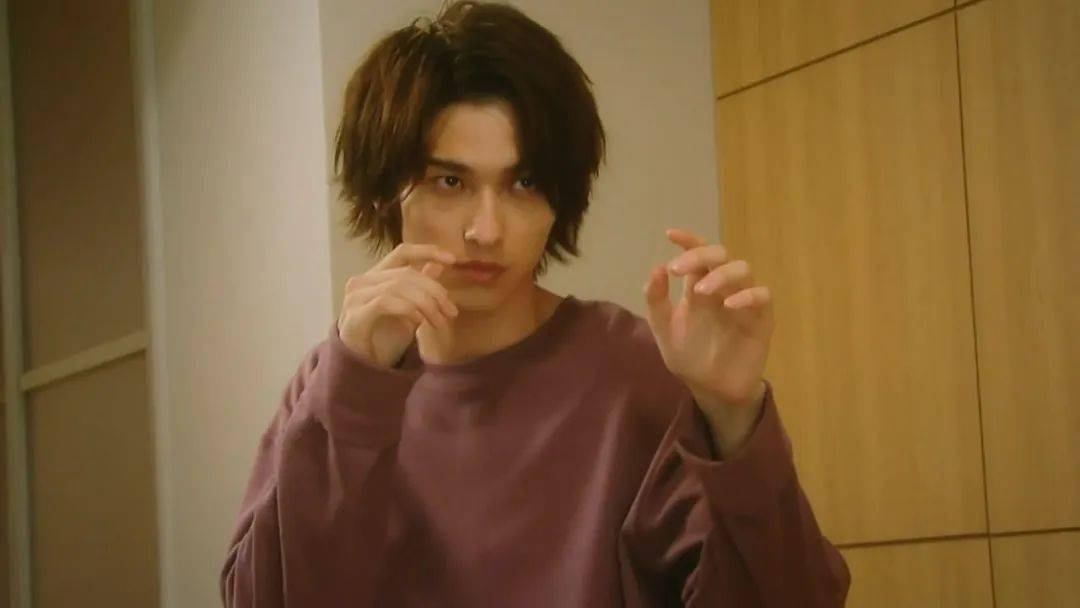 狼狗|没想到NARS首个男模特，会是这样的小狼狗~