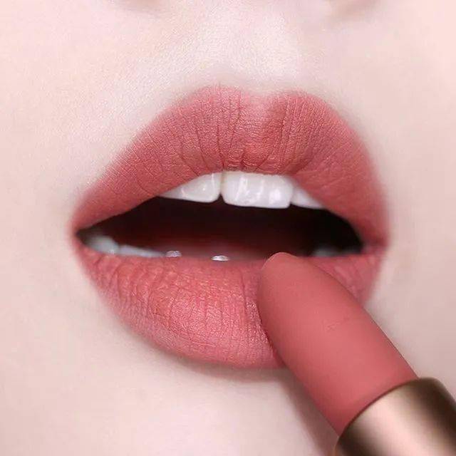 欧尼|摸了金秀贤腹肌的她，连化妆台都被曝光了！