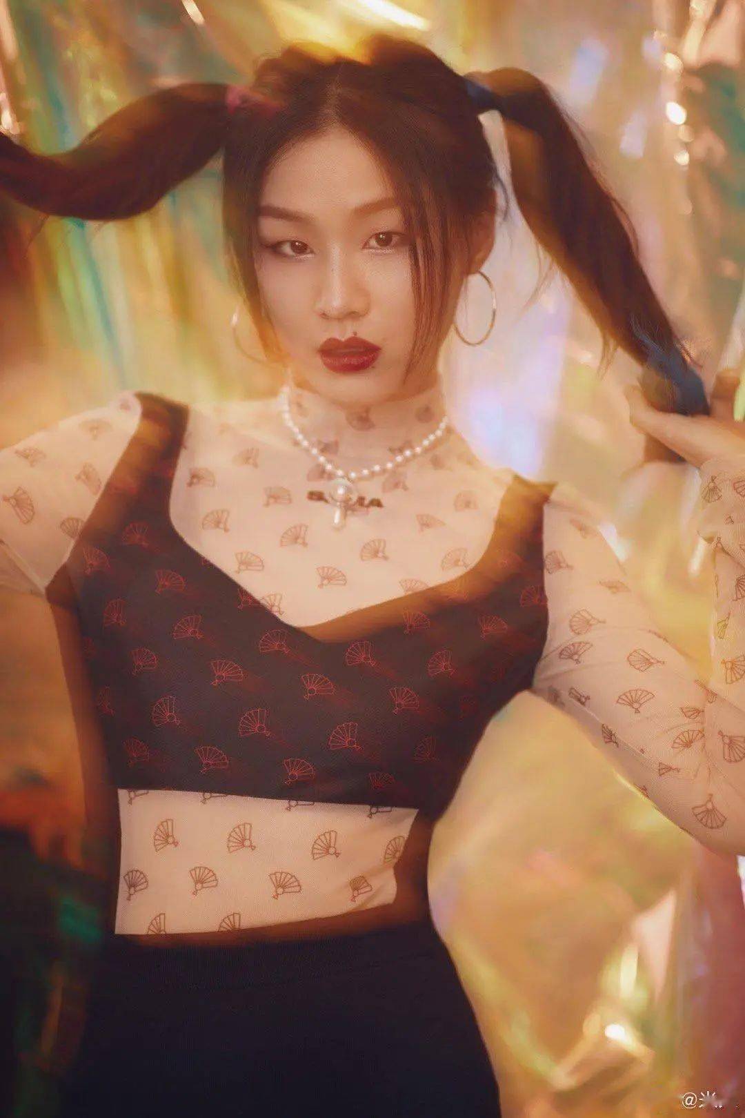 女孩|金靖是如何一步步走入大众视野的？爱笑的女孩运气不会太差