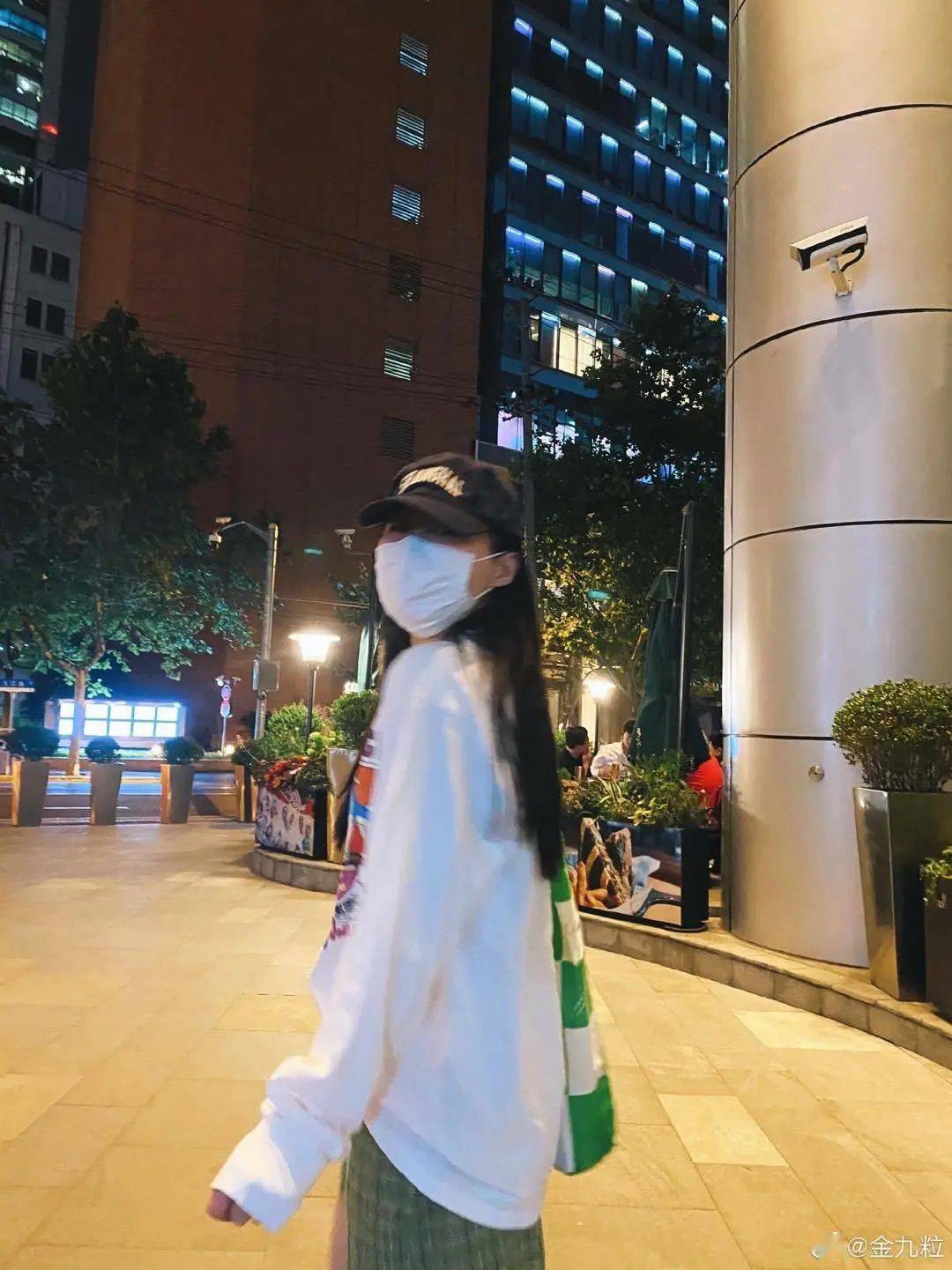 女孩|金靖是如何一步步走入大众视野的？爱笑的女孩运气不会太差