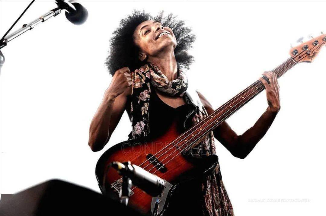 盘点|巾帼不让须眉！盘点贝斯圈乘风破浪的姐姐们，你最Pick谁？