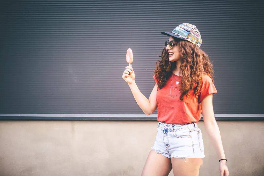 多芬|从90到120，她变胖30斤却获封“性感女神”，网友惊叹：这才是真正漂亮的女生！