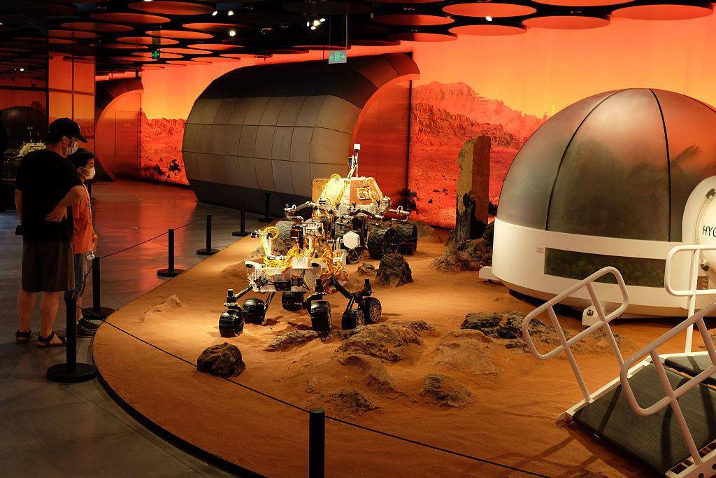 2020年7月23日,北京朝阳区一家商场中搭建了模型展现了火星科研营地.
