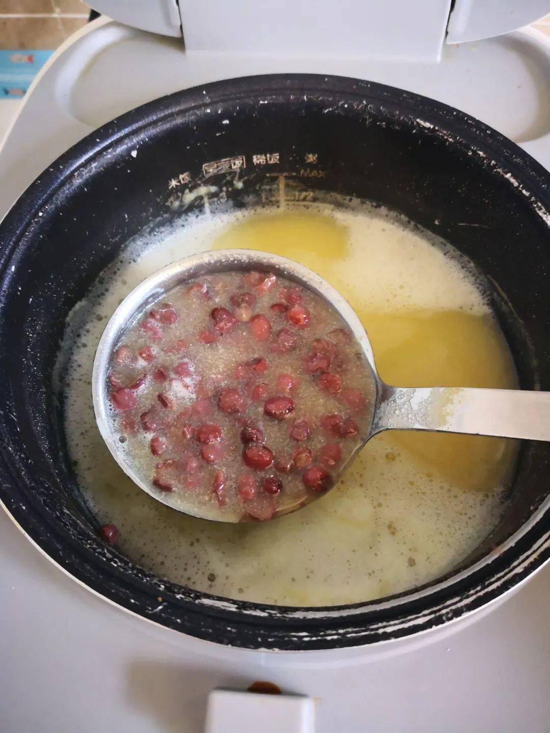 子宫|皱纹消失，子宫变干净了，头发慢慢变乌黑亮丽红豆和此物一起煮