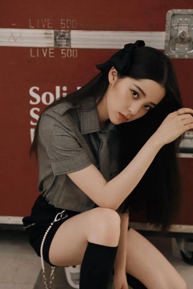 女孩|中了酷女孩的毒，不穿金但必须戴银！