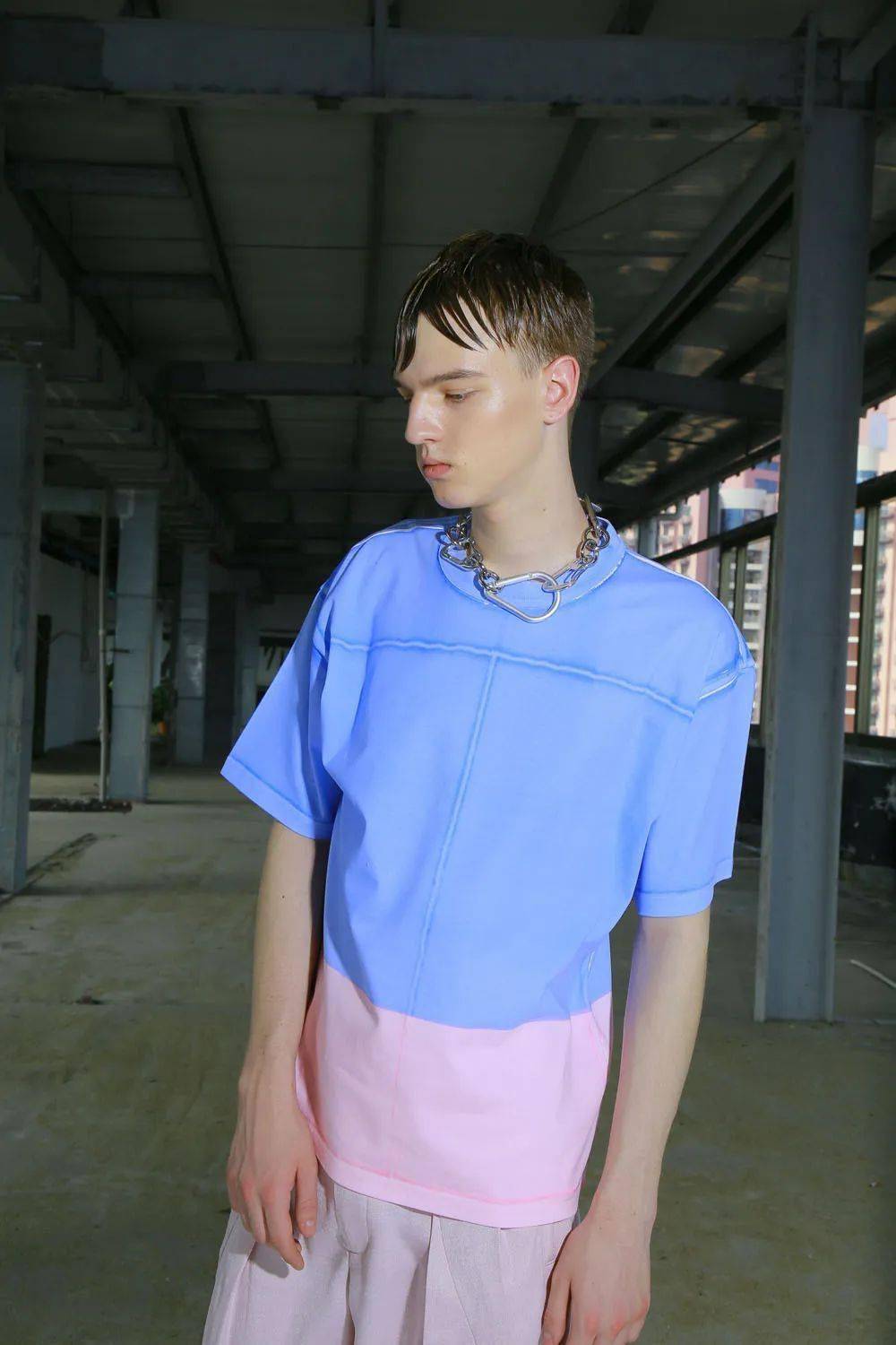 衣柜|“无性别穿搭”正当时,从另一半的衣柜里穿出时髦