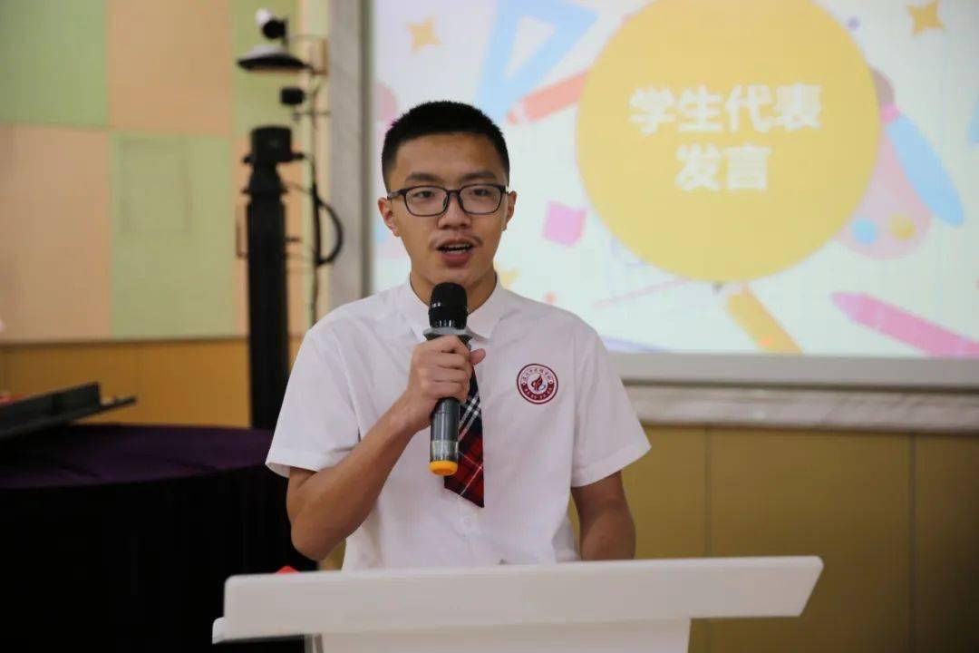 绽放少年之时擎火炬向远方厦门市火炬学校2020届九年级毕业礼