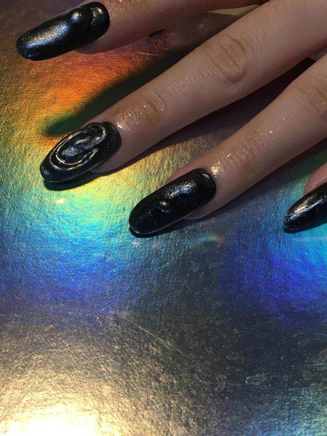 男朋友|情侣之间的新玩法？一起美甲、染发、护肤……