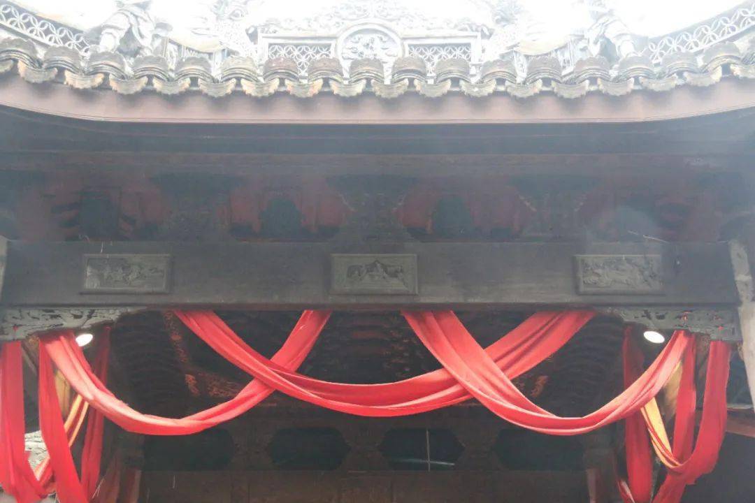 嵊州古戏台之甘霖镇施家岙村绳武堂戏台