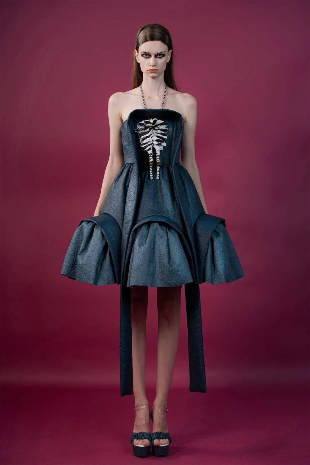 时装周|负重而行的巴黎高定时装周,怎么做才能逆天改命?