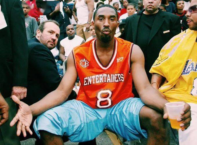 Kobe|一双鞋，让你记得18年前的夏天，“曼巴”在哪里