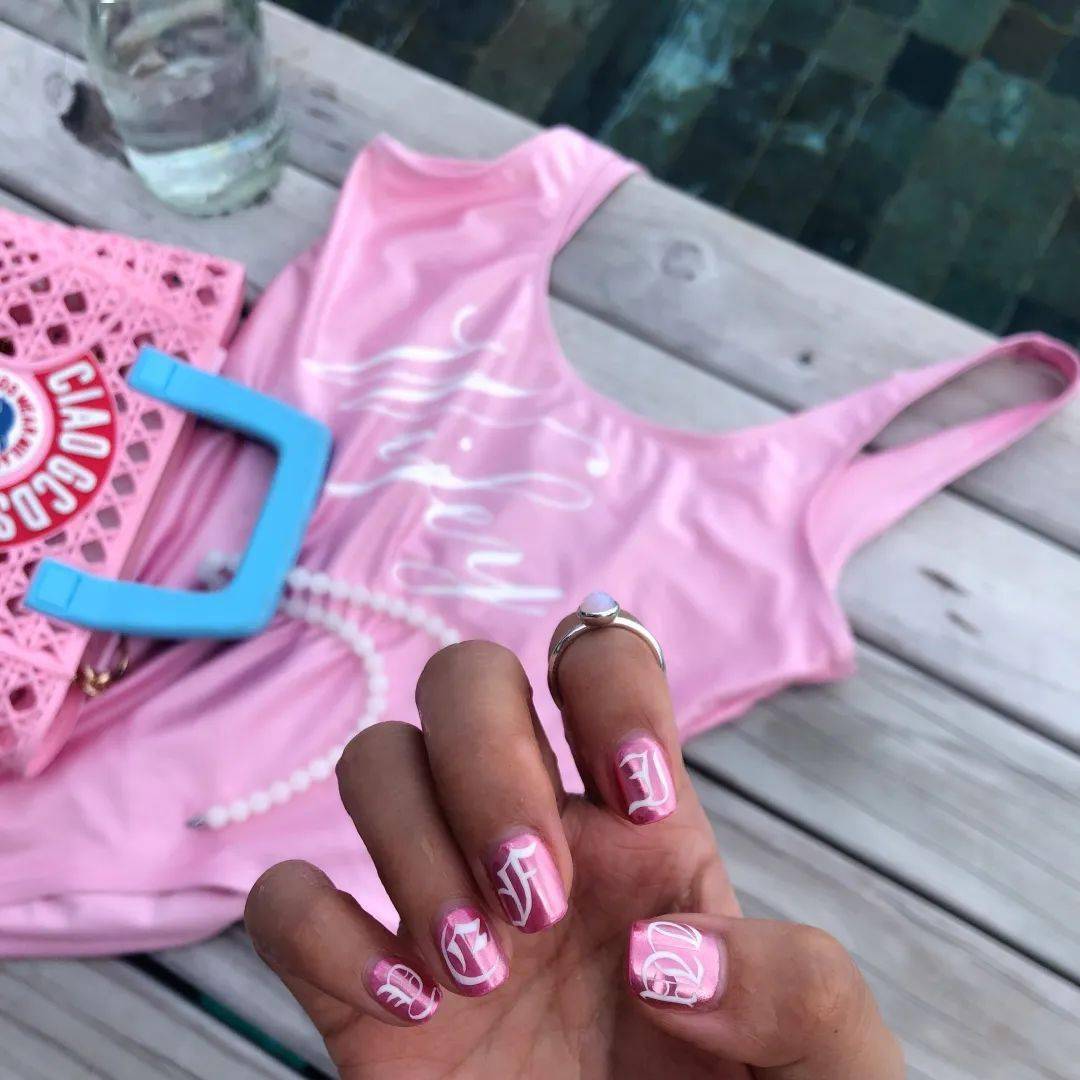 指甲|不再迷恋BLACKPINK的美甲， 我已亲自安排上3D美甲！